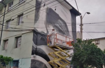 Murales gigantes hacen de Macul un museo al aire libre